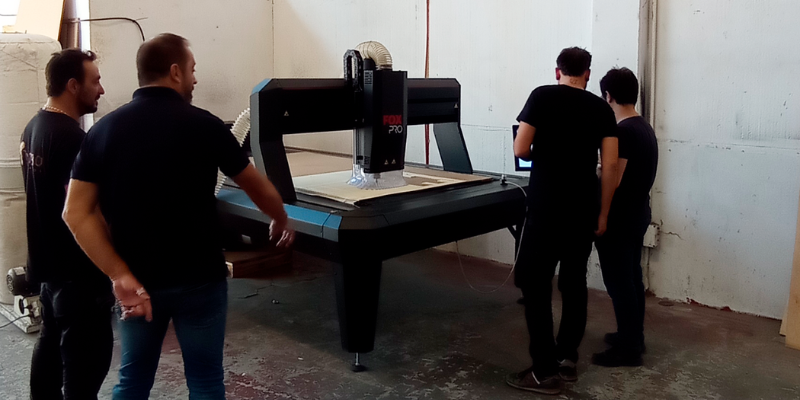 Initial tests of the Fox PRO CNC machine with the Mambo Decorados team